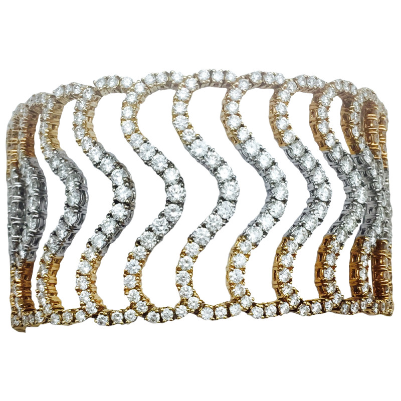 White and yellow gold bracelet, about 30 cts diamonds.