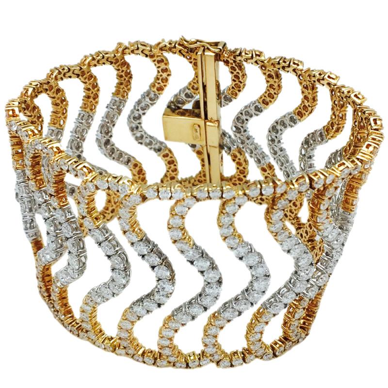 Bracelet en or jaune et blanc, 30 cts de diamants environ.