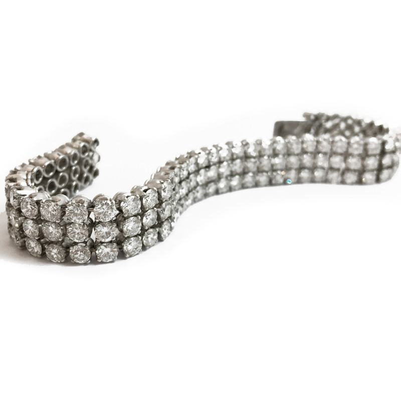 Platinum and brilliant-cut diamonds bracelet.
