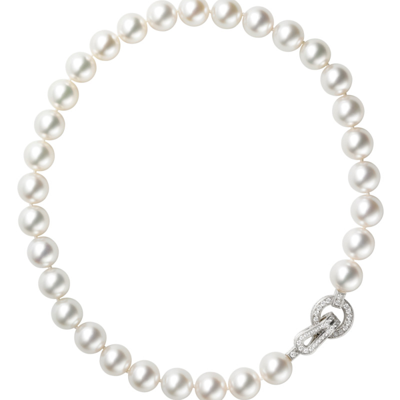 Collier de perles Cartier collection "Agrafe", fermoir en or blanc et diamants.