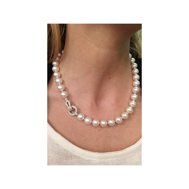 Pearl Cartier necklace, "Agrafe" collection, white gold and diamonds.