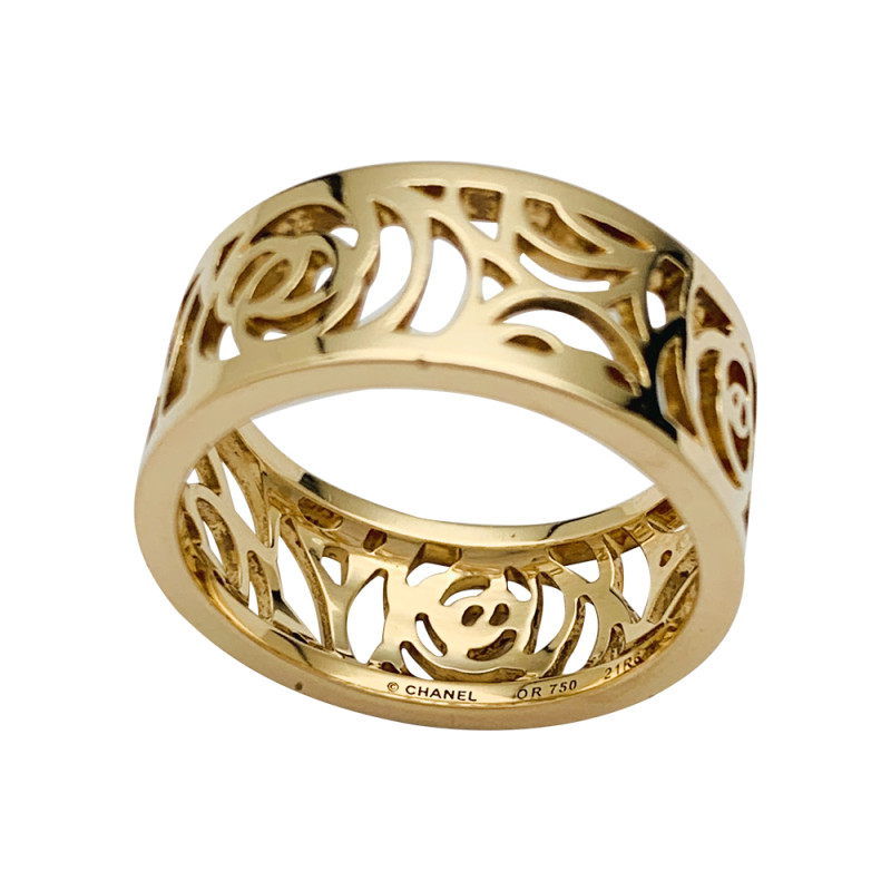 Yellow gold Chanel ring, "Camelia" collection.