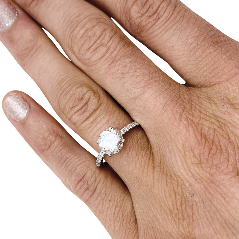 White gold ring, 1,89 carat diamond.