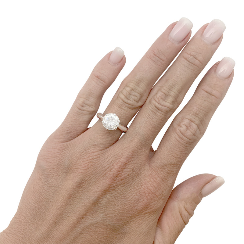 White gold 2,52 carats diamond ring.