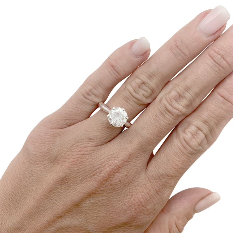 White gold 2,52 carats diamond ring.