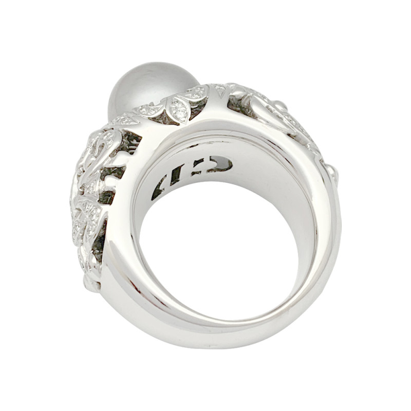 Dior white gold and diamonds Dior ring, "Désirée" collection.