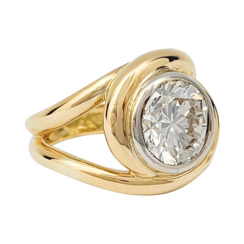 Yellow and white gold diamond ring, 2,78 carats.