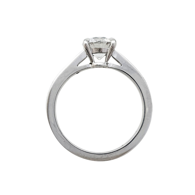 Bague solitaire accompagné 1.04 ct, or blanc.
