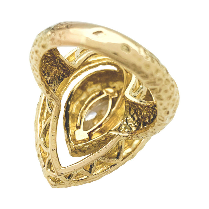 Van Cleef & Arpels yellow gold ring, diamond.
