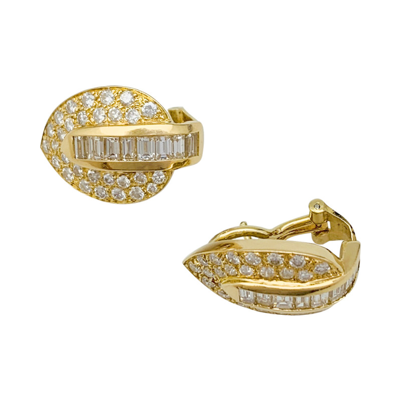 Yellow gold leaves earrings, diamonds.