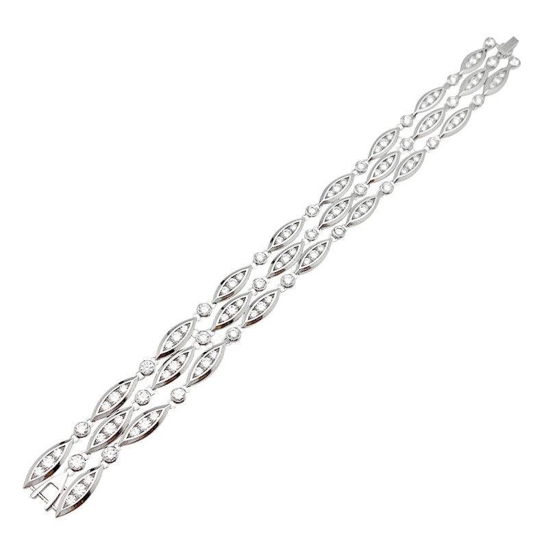 Bracelet Chaumet en or blanc modèle "Classique", diamants.