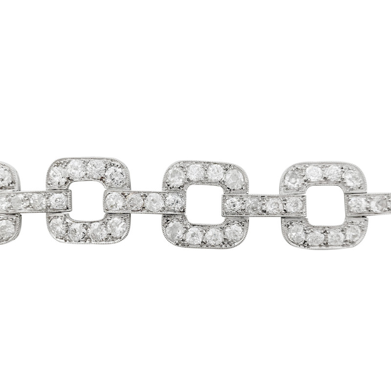 Bracelet en platine serti de diamants taille ancienne.