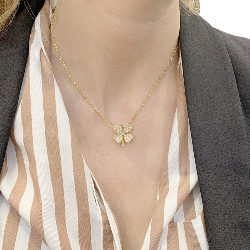 Fred Necklace, Yellow gold clover set with diamonds